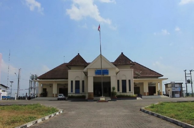 Vliegveld Jember: Notohadinegoro